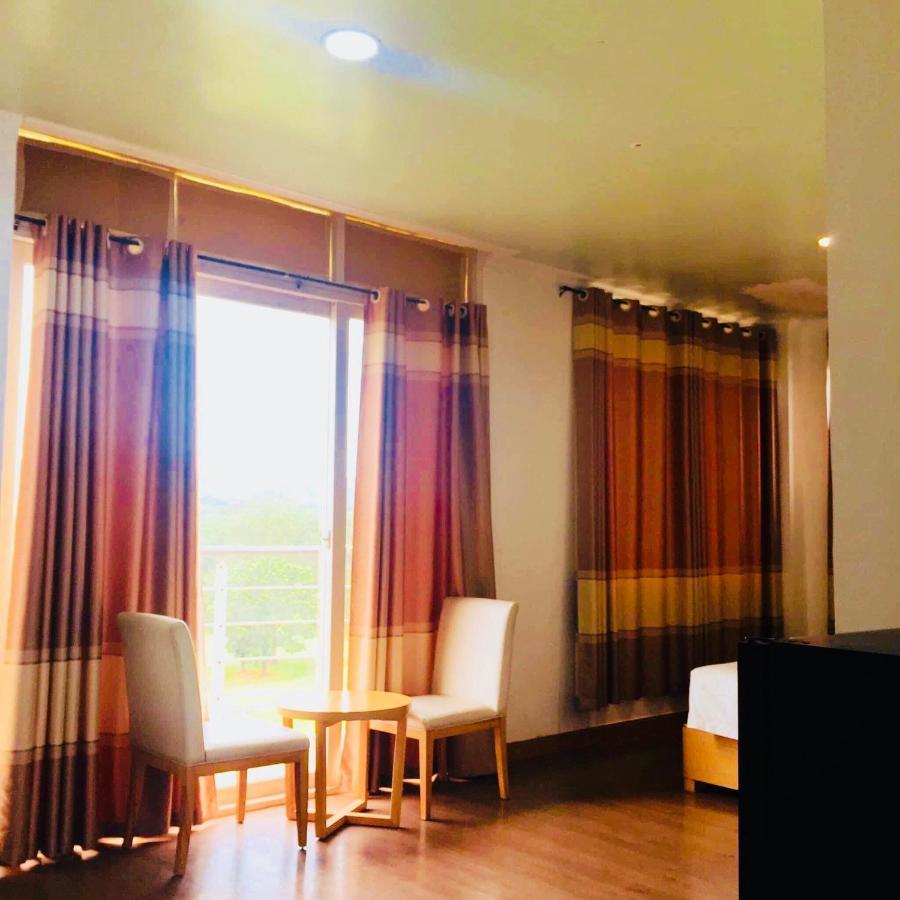 Punta Clark Hotel Clark Field Экстерьер фото