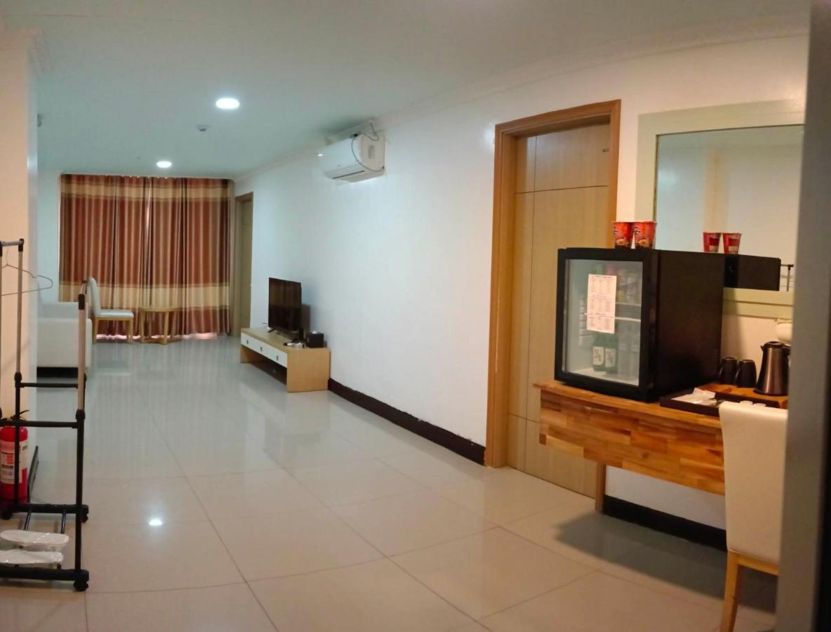 Punta Clark Hotel Clark Field Экстерьер фото